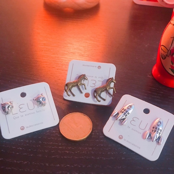 Earrings - Picture 2 of 5